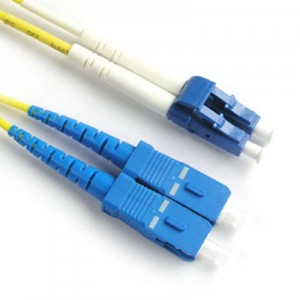 Hybrid patchcord LCPC-SCPC SM Duplex