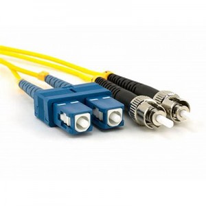 Hybrid patchcord LCPC-SCPC SM Duplex